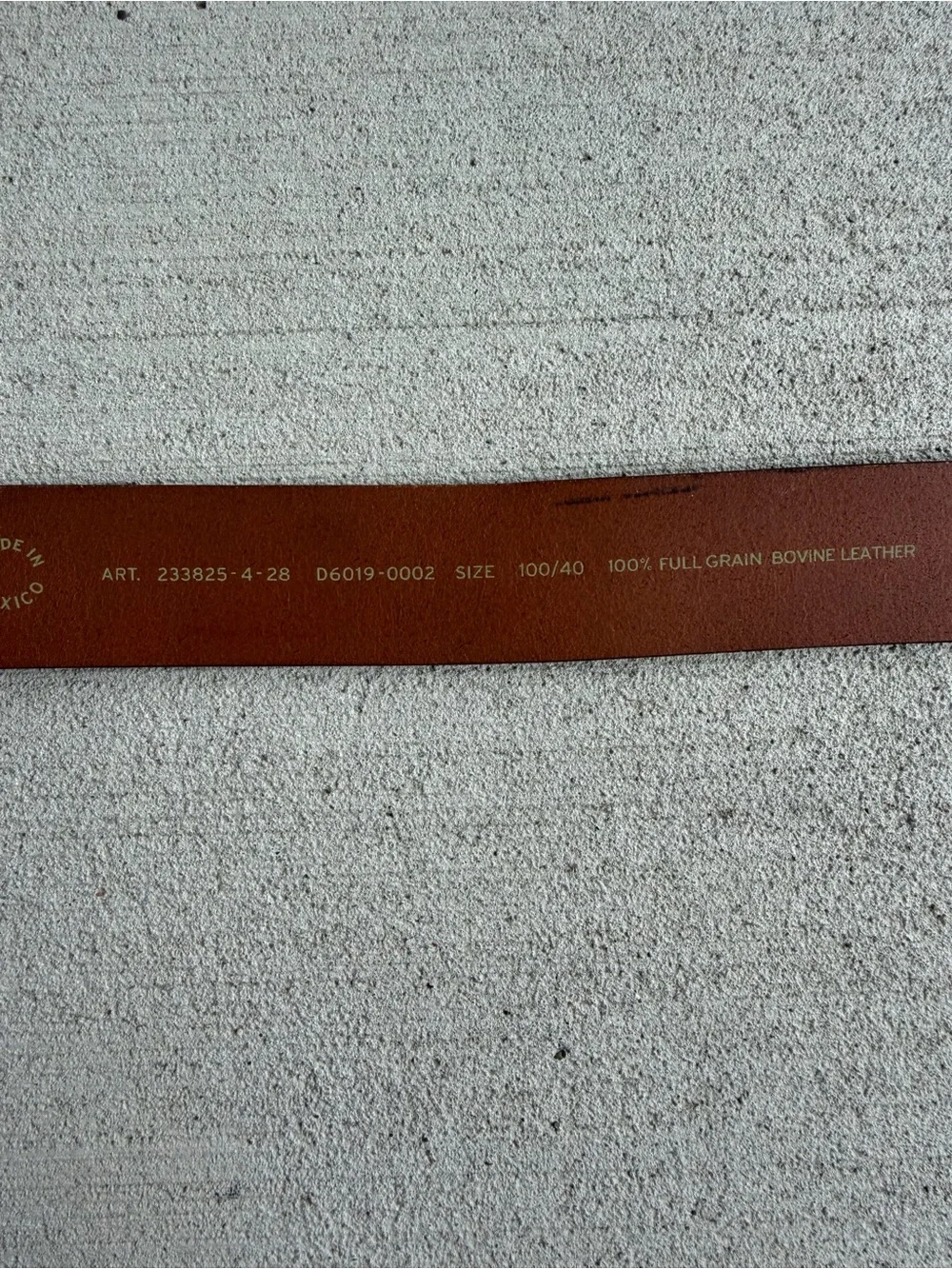 Levi’s Full Grain Leather Belt Size 40 Brown Oval Brass Buckle Made in Mexico 47